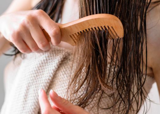 7 Mistakes To Avoid When Your Hair Is Wet